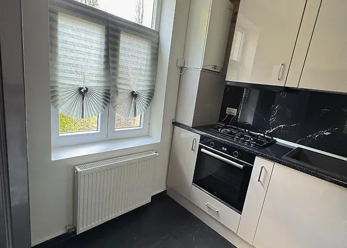 Situat Langa Palatul Parlamentului * Bucareste